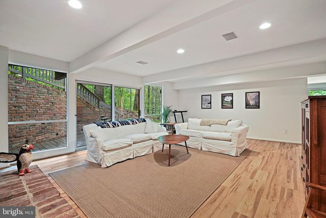 94 INTERPROMONTORY RD, Great Falls, VA 22066