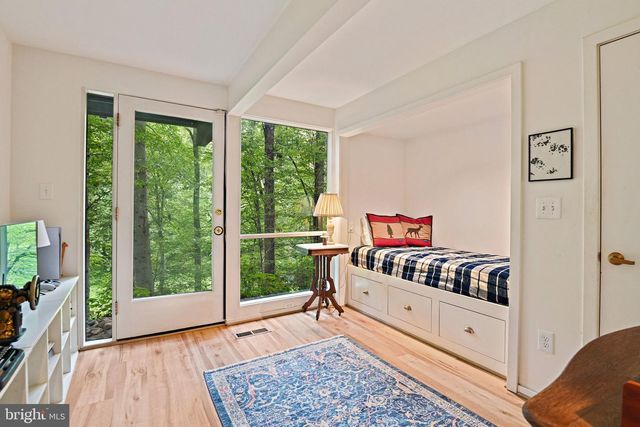 94 INTERPROMONTORY RD, Great Falls, VA 22066