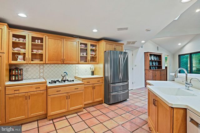 94 INTERPROMONTORY RD, Great Falls, VA 22066