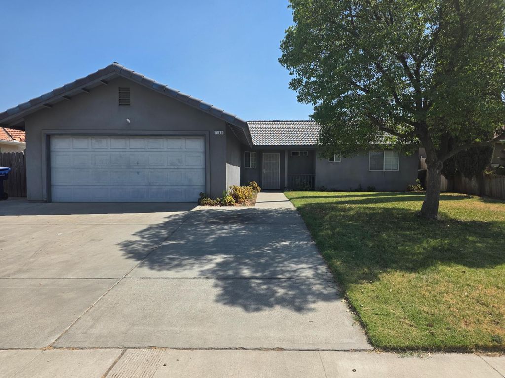 Image 1 of property listing at 1199 Hawthorn Street, Hanford, CA 93230