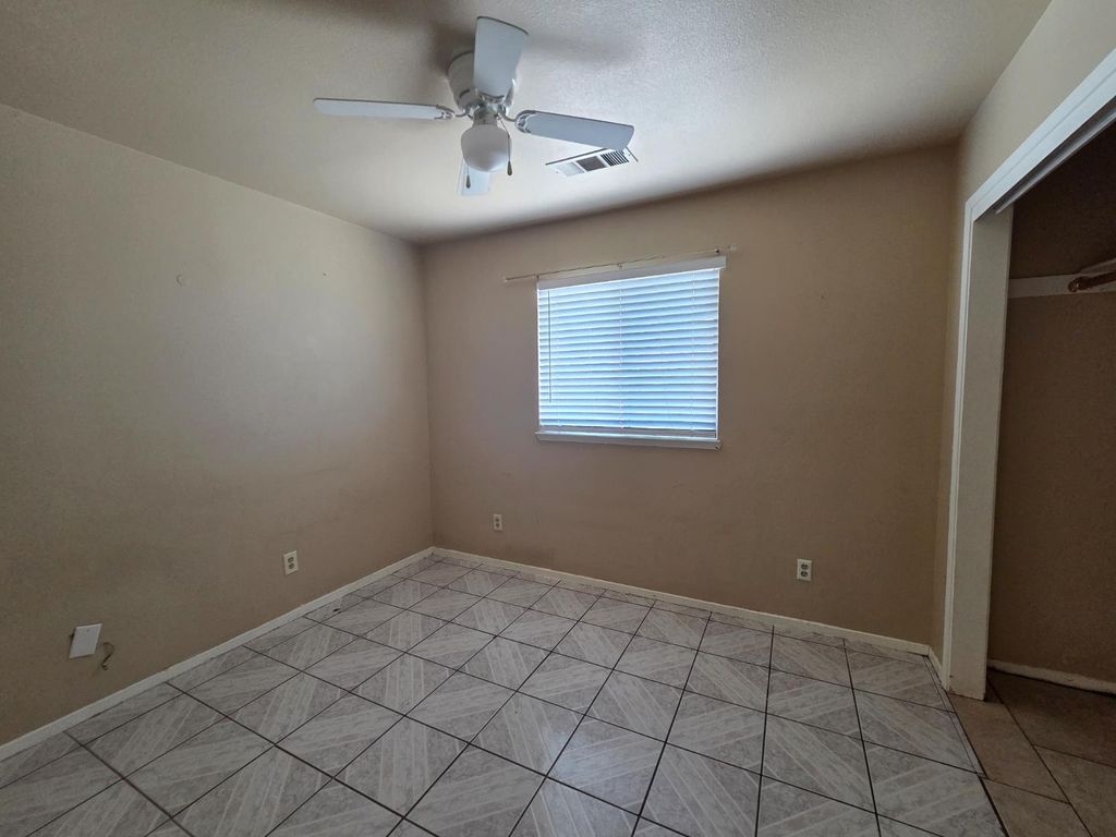 Image 10 of property listing at 1199 Hawthorn Street, Hanford, CA 93230