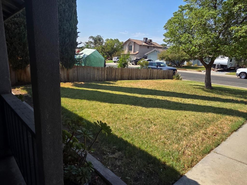 Image 19 of property listing at 1199 Hawthorn Street, Hanford, CA 93230
