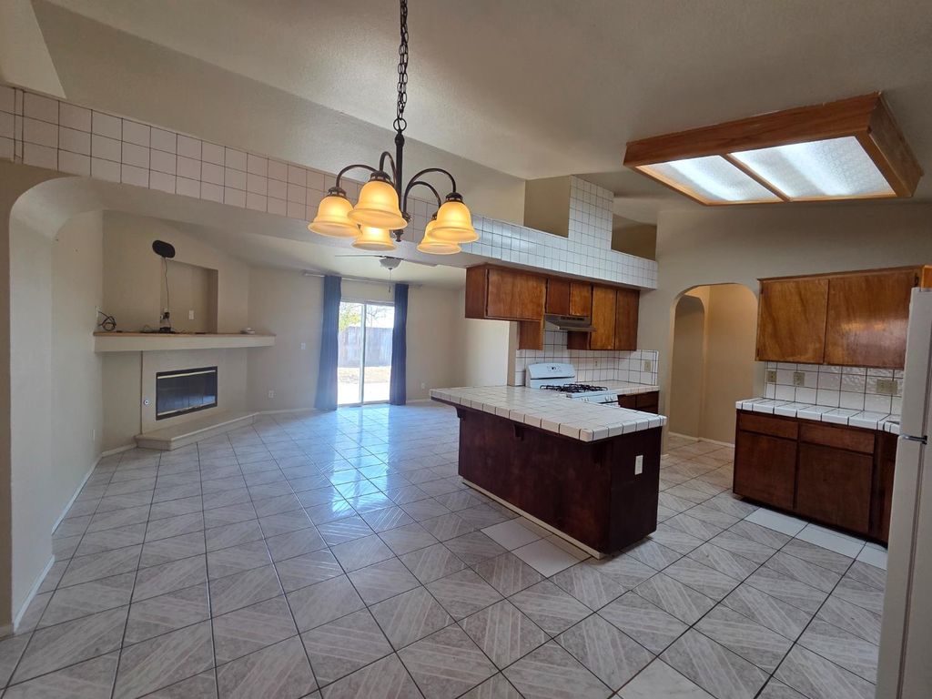 Image 5 of property listing at 1199 Hawthorn Street, Hanford, CA 93230