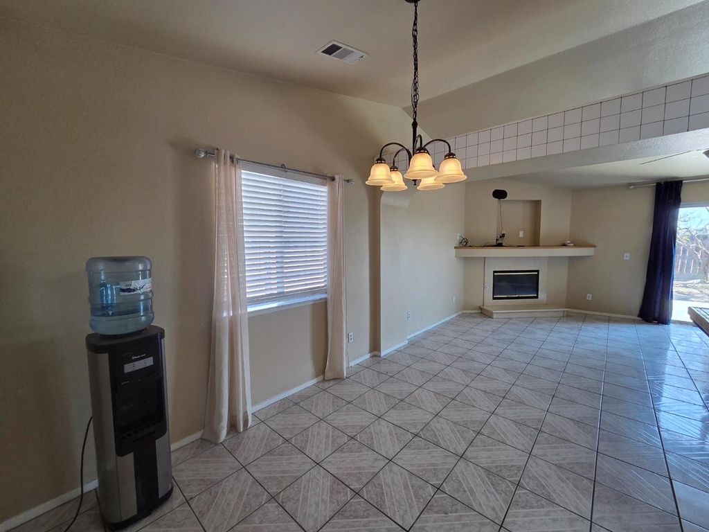 Image 6 of property listing at 1199 Hawthorn Street, Hanford, CA 93230