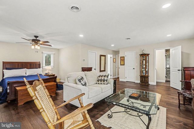 1000 DALE PL, Carlisle, PA 17013