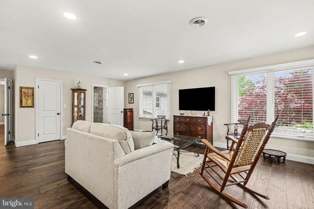 1000 DALE PL, Carlisle, PA 17013