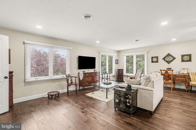 1000 DALE PL, Carlisle, PA 17013