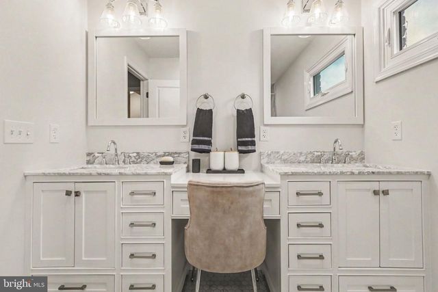 1000 DALE PL, Carlisle, PA 17013
