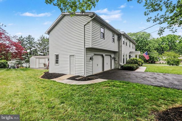 1000 DALE PL, Carlisle, PA 17013