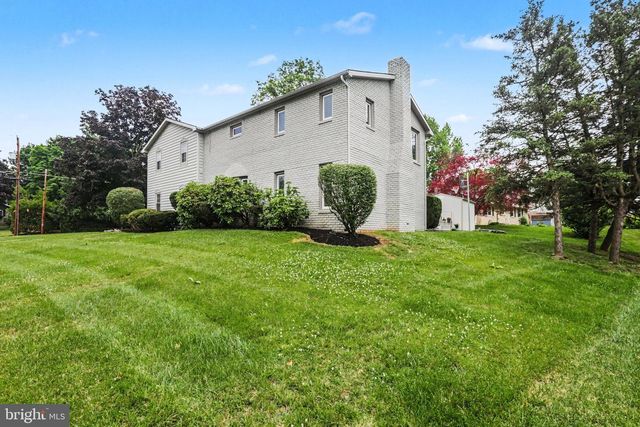 1000 DALE PL, Carlisle, PA 17013