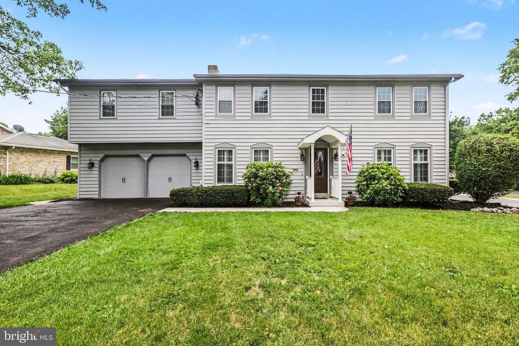 1000 DALE PL, Carlisle, PA 17013