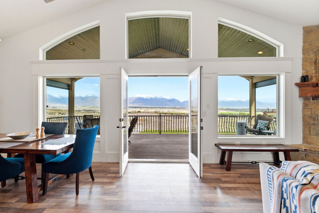 Image 11 of property listing at 1102 N SUMMIT VIEW DR, Saratoga Springs, UT 84045