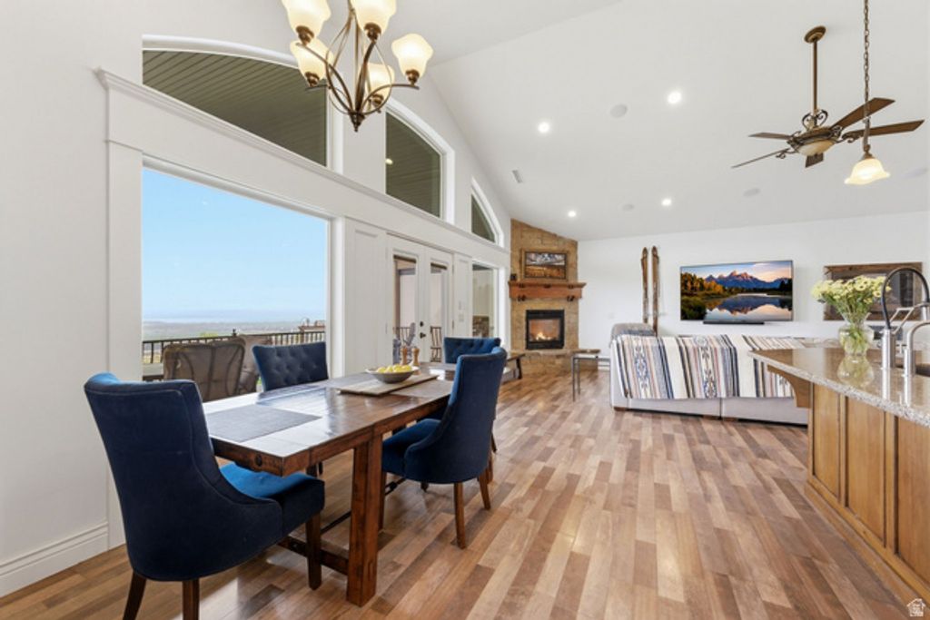 Image 19 of property listing at 1102 N SUMMIT VIEW DR, Saratoga Springs, UT 84045