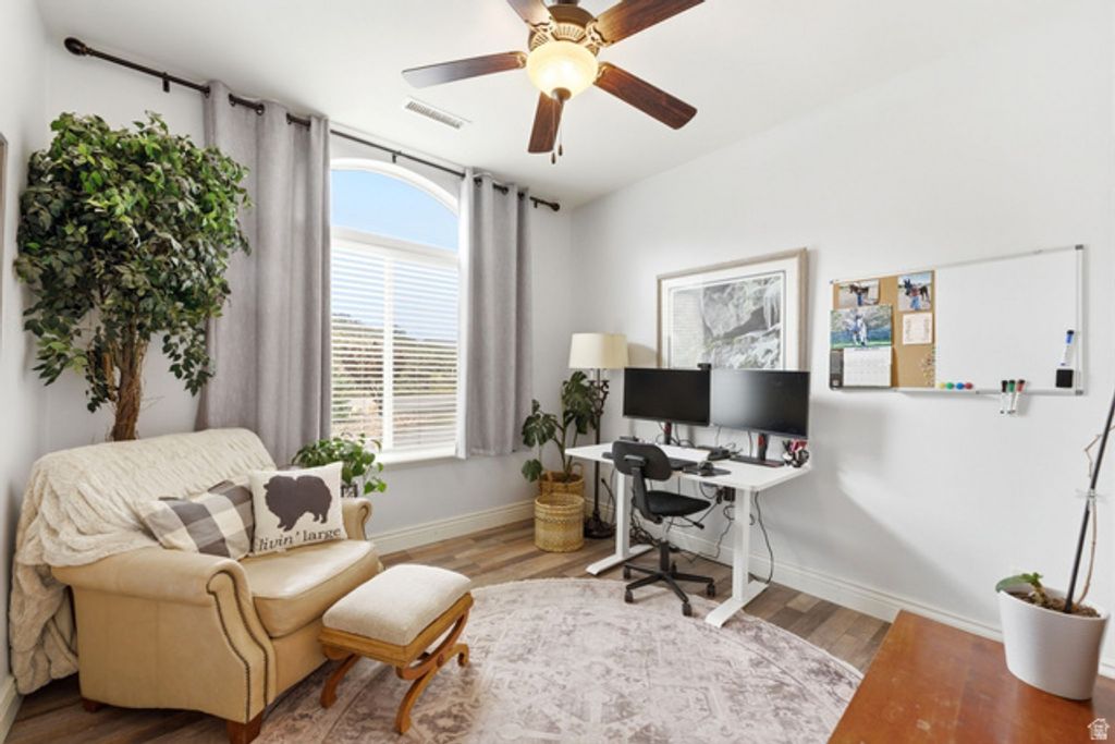 Image 23 of property listing at 1102 N SUMMIT VIEW DR, Saratoga Springs, UT 84045