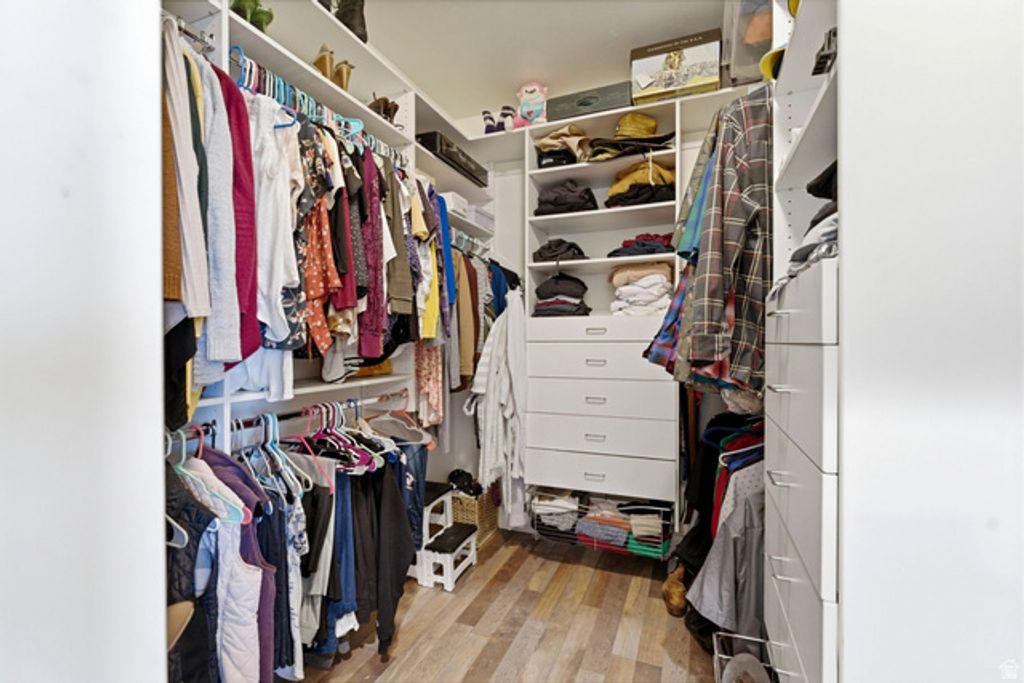 Image 30 of property listing at 1102 N SUMMIT VIEW DR, Saratoga Springs, UT 84045