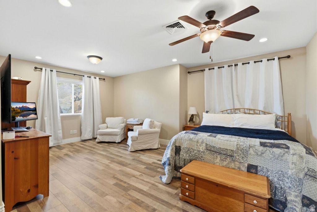 Image 31 of property listing at 1102 N SUMMIT VIEW DR, Saratoga Springs, UT 84045