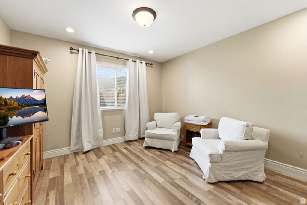 Image 33 of property listing at 1102 N SUMMIT VIEW DR, Saratoga Springs, UT 84045