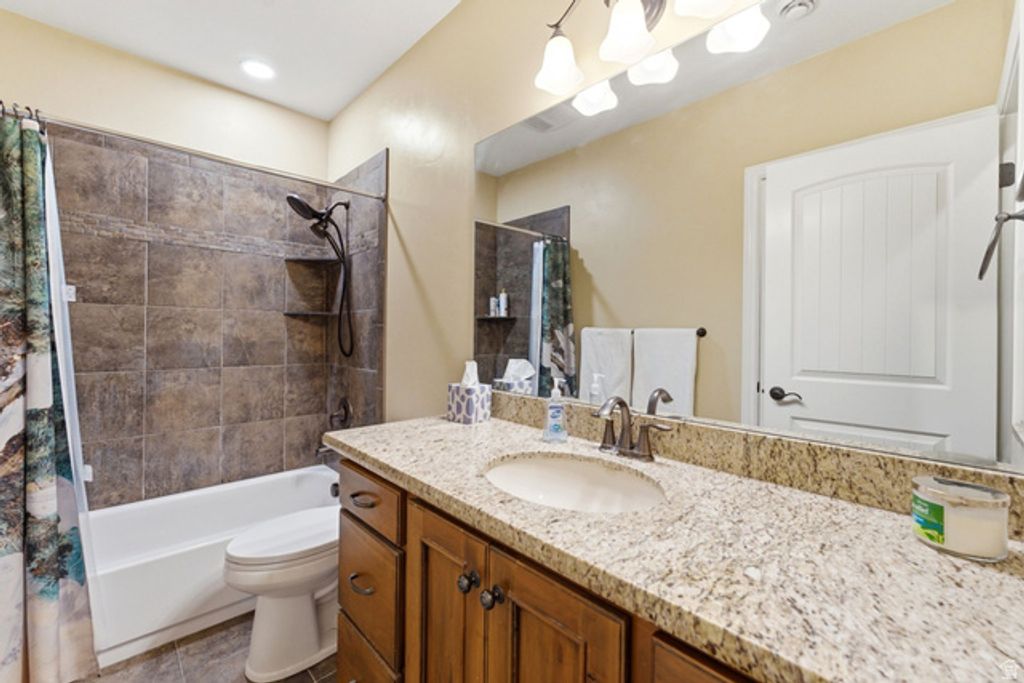 Image 34 of property listing at 1102 N SUMMIT VIEW DR, Saratoga Springs, UT 84045