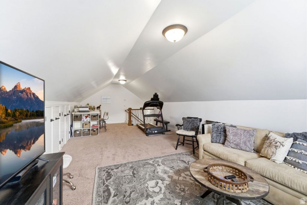 Image 46 of property listing at 1102 N SUMMIT VIEW DR, Saratoga Springs, UT 84045