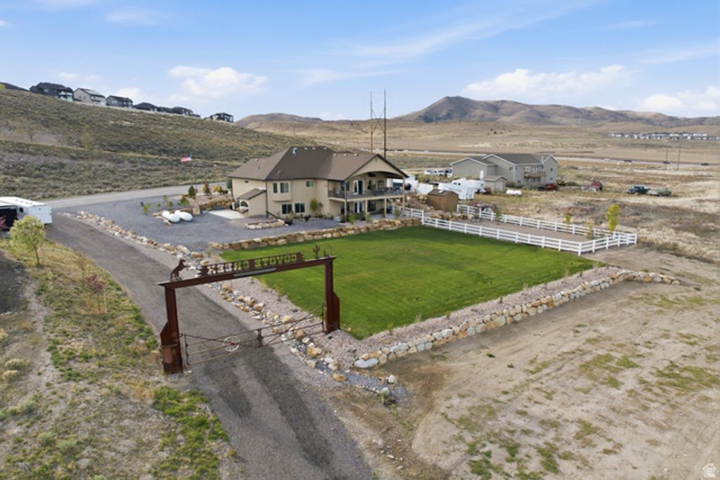 Image 49 of property listing at 1102 N SUMMIT VIEW DR, Saratoga Springs, UT 84045