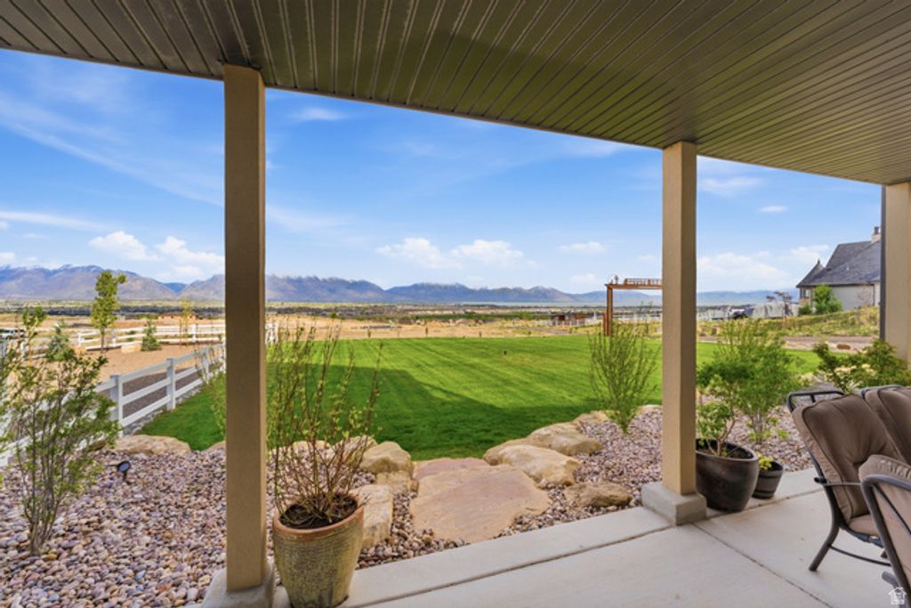 Image 59 of property listing at 1102 N SUMMIT VIEW DR, Saratoga Springs, UT 84045