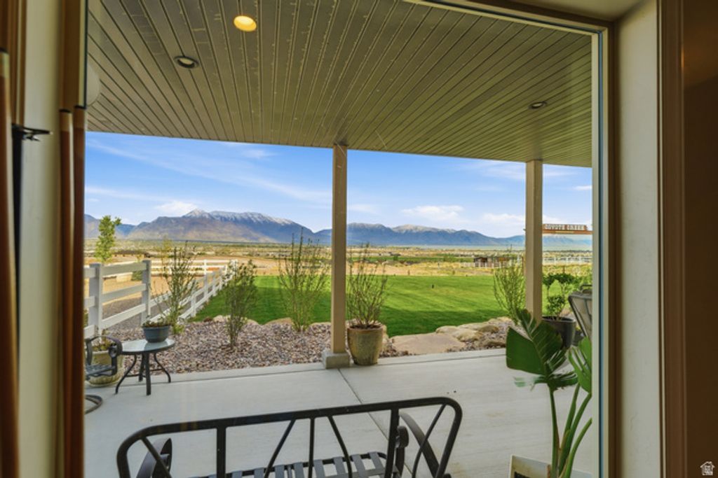 Image 71 of property listing at 1102 N SUMMIT VIEW DR, Saratoga Springs, UT 84045