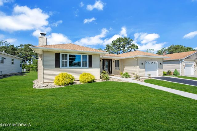51 Trent Drive, Toms River, NJ 08757