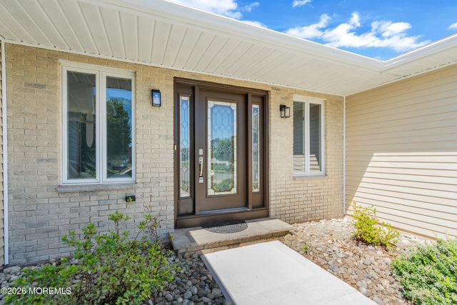 51 Trent Drive, Toms River, NJ 08757