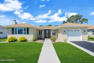 51 Trent Drive, Toms River, NJ 08757