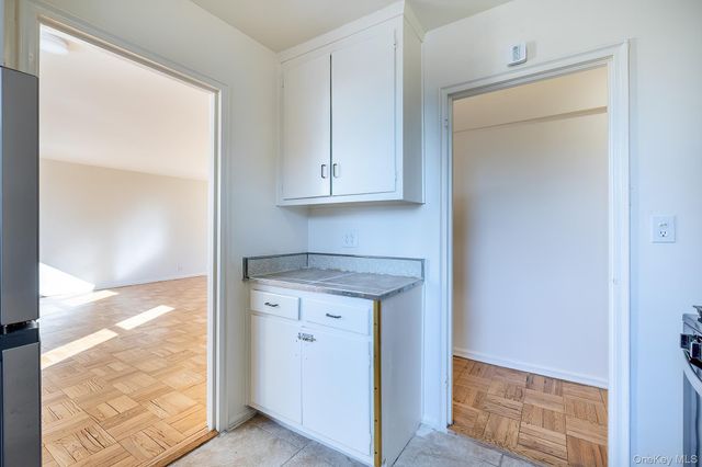 25 Knolls Crescent 3A, Bronx, NY 10463