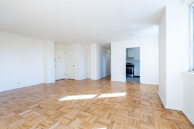 25 Knolls Crescent 3A, Bronx, NY 10463