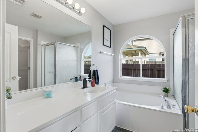 518 Lynx Mtn, San Antonio, TX 78251