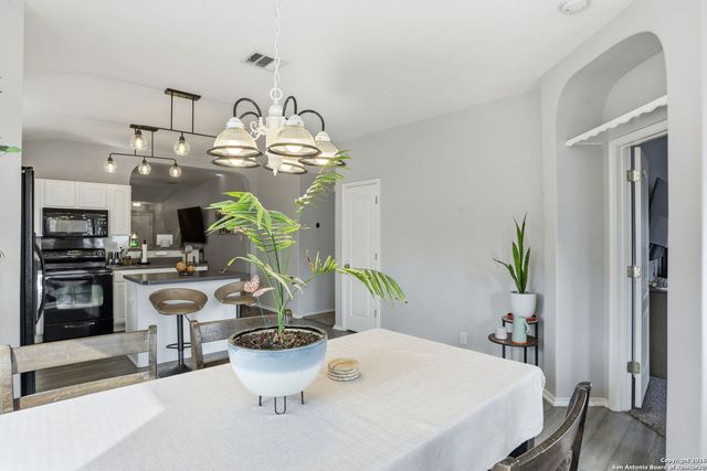 518 Lynx Mtn, San Antonio, TX 78251