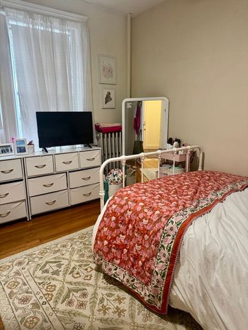 38 Linnaean Street 3, Cambridge, MA 02138