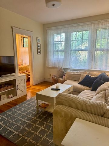 38 Linnaean Street 3, Cambridge, MA 02138
