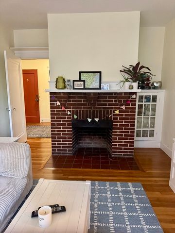 38 Linnaean Street 3, Cambridge, MA 02138