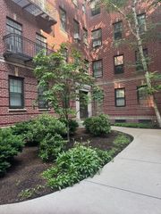 38 Linnaean Street 3, Cambridge, MA 02138
