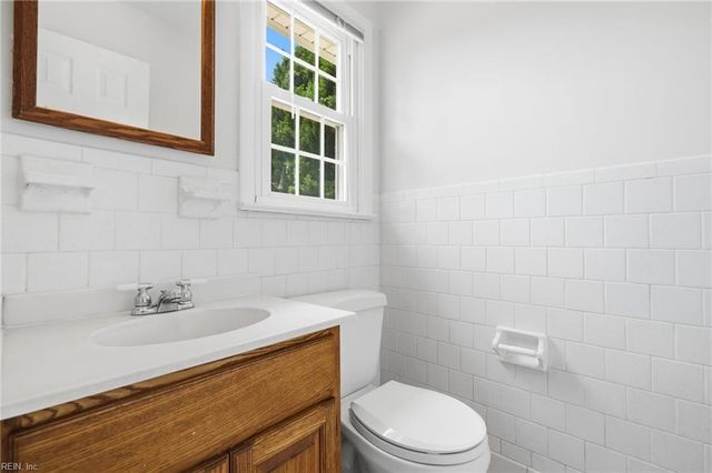 2425 Inlynnview RD, Virginia Beach, VA 23454