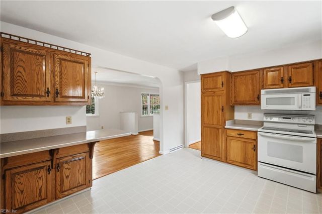2425 Inlynnview RD, Virginia Beach, VA 23454