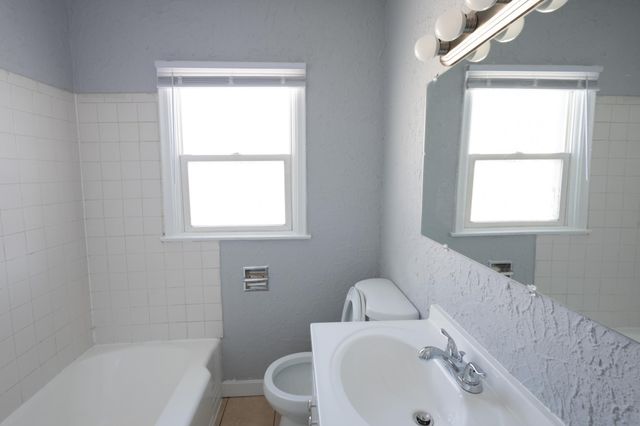 1168 Lane Pl, Saint Paul, MN 55106