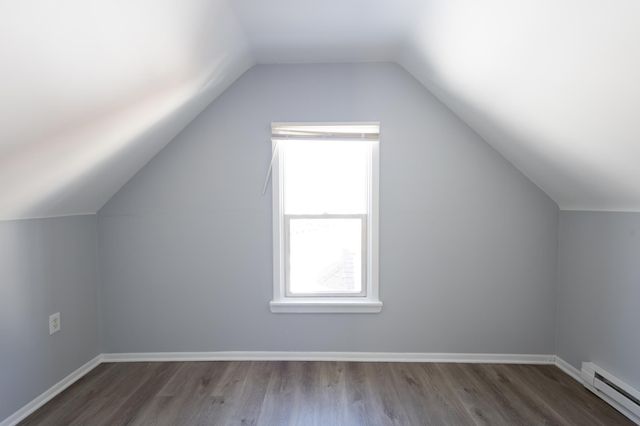 1168 Lane Pl, Saint Paul, MN 55106