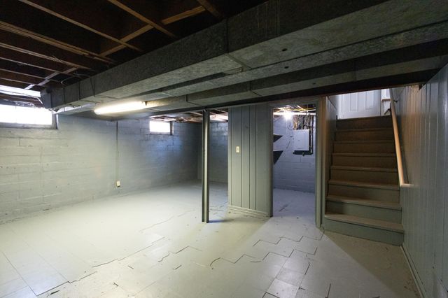 1168 Lane Pl, Saint Paul, MN 55106