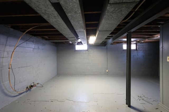 1168 Lane Pl, Saint Paul, MN 55106