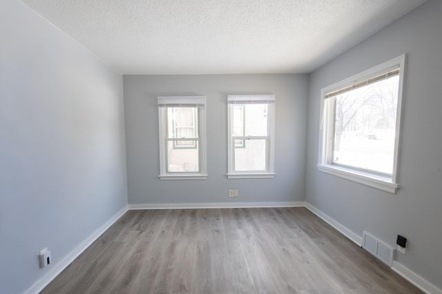 1168 Lane Pl, Saint Paul, MN 55106