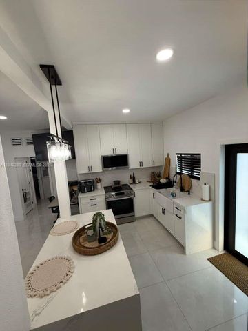 1220 NW 125th St, North Miami, FL 33167