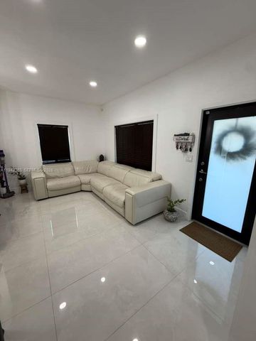 1220 NW 125th St, North Miami, FL 33167