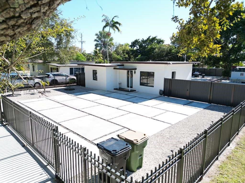 1220 NW 125th St, North Miami, FL 33167