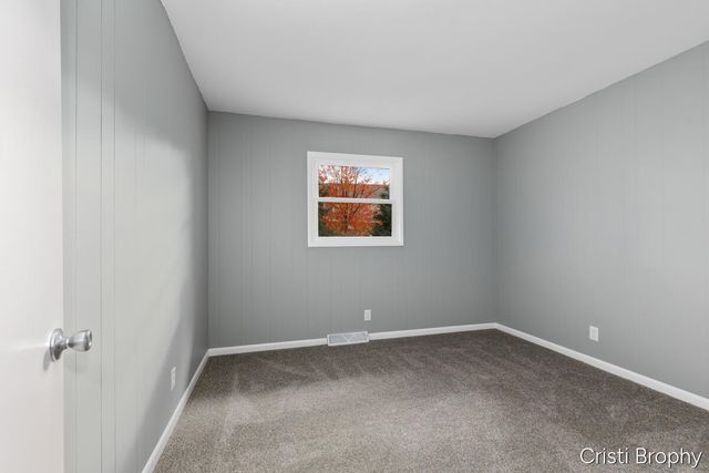 2538 Berwyck Road SE, Grand Rapids, MI 49506