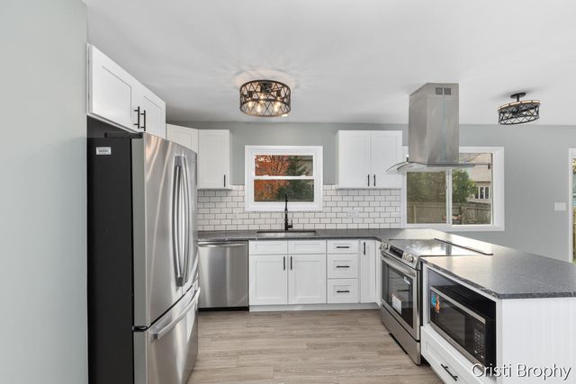 2538 Berwyck Road SE, Grand Rapids, MI 49506