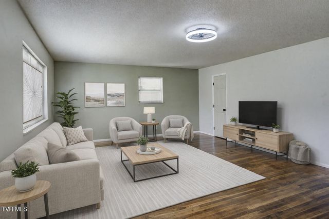 1704 Jackson Terrace, Johnson City, TN 37604